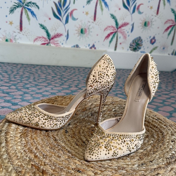 Zara: vamp shoe with studded heel - Picture 1 of 12